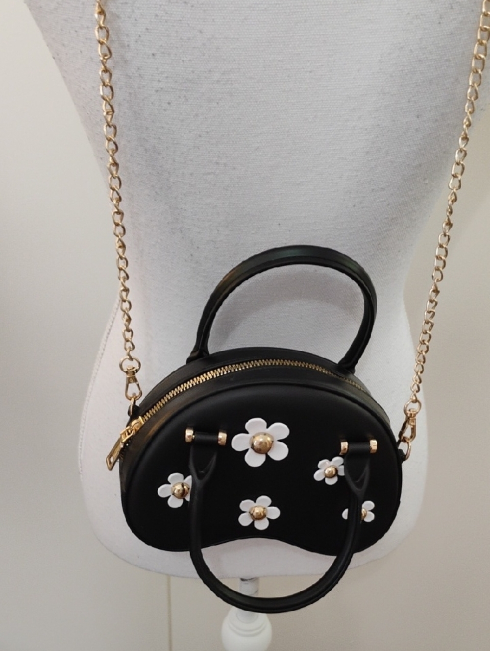 Purses & Hat Bundle - Picture 2 of 14
